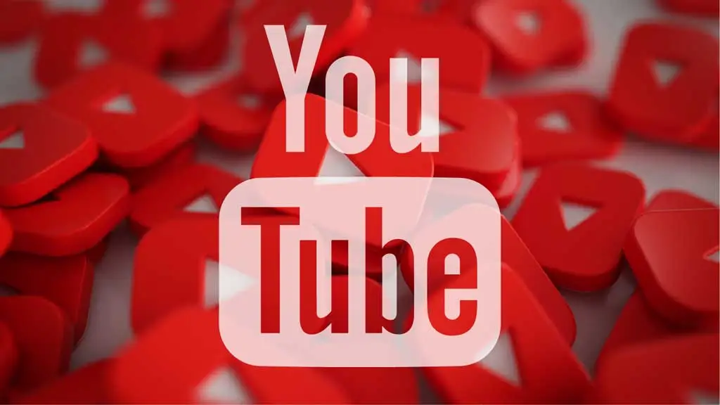Dashboard YouTube Studio con statistiche di crescita